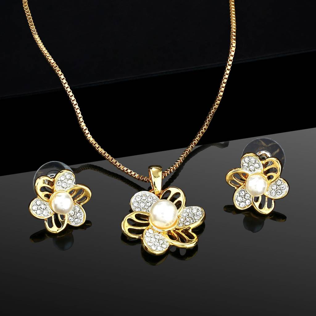 Estele Gold Plated Floral Designer Pendant Set With Crystals & Pearls For Girls & Women : 9328NKER