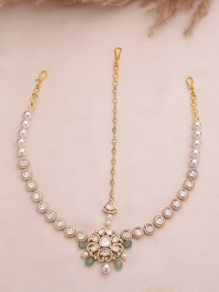 Traditional Kundan Maangtikka With Matha- Patti With Pearl Detailing. : XAGTL101