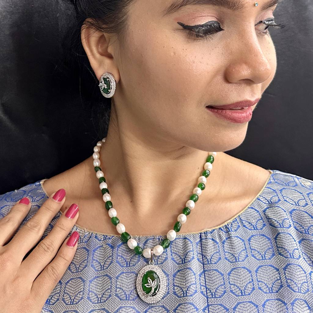 Aurora Bliss Pearl Necklace Set : JPSEP-24-039