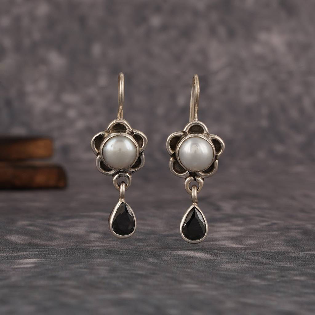 Silver Pearl Flower Earrings : SSE780