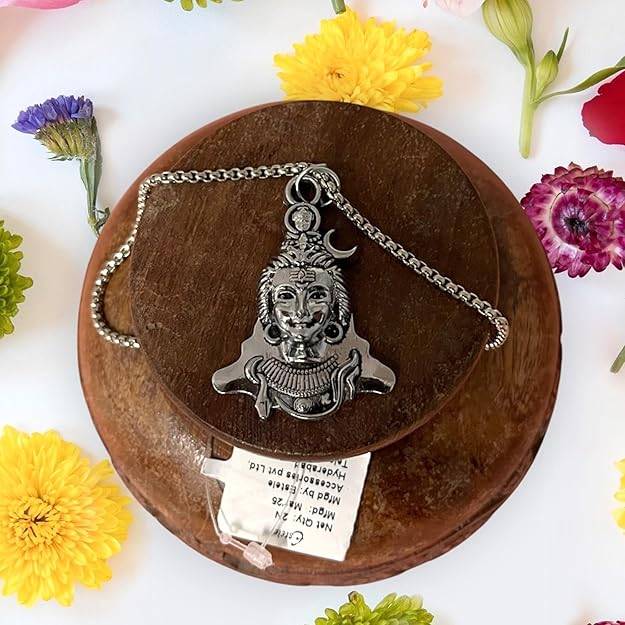 Gehena By Estele Mahadev Lord Shiva Locket With Chain For Men & Women: Oxidized Silver Plated Mahakal Lo : OSAK046-IROXPENDANT