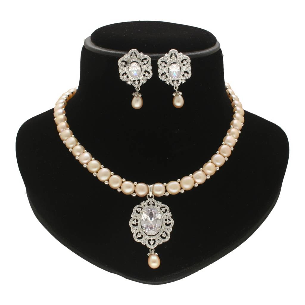 Luxe Luminescence Pearl Necklace Set : JPSEP-24-024