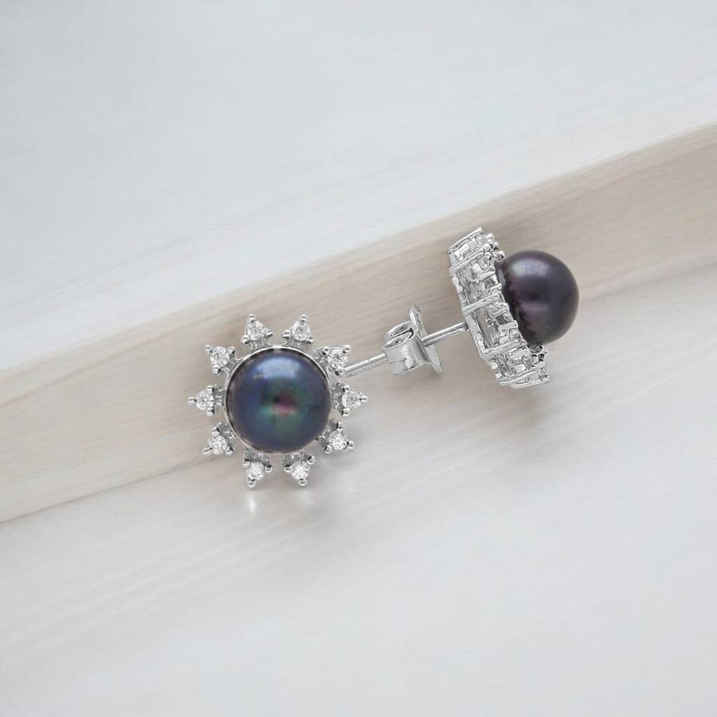 Harini 925 Silver Stud Earrings : JPMAY-22-114