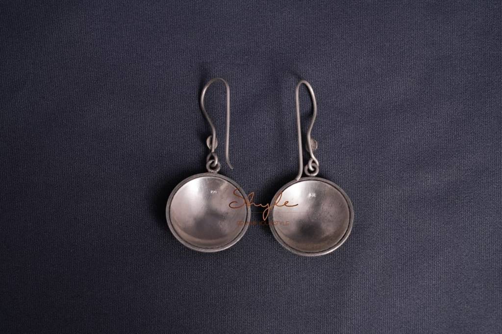 Moh Petal Intricate Fish Hook Earrings : SE5050