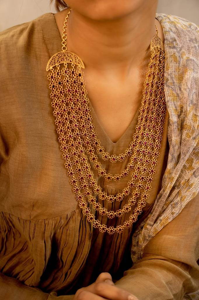 Tattva Carved Flower Layered Gold Tone Statement Necklace : SE50301