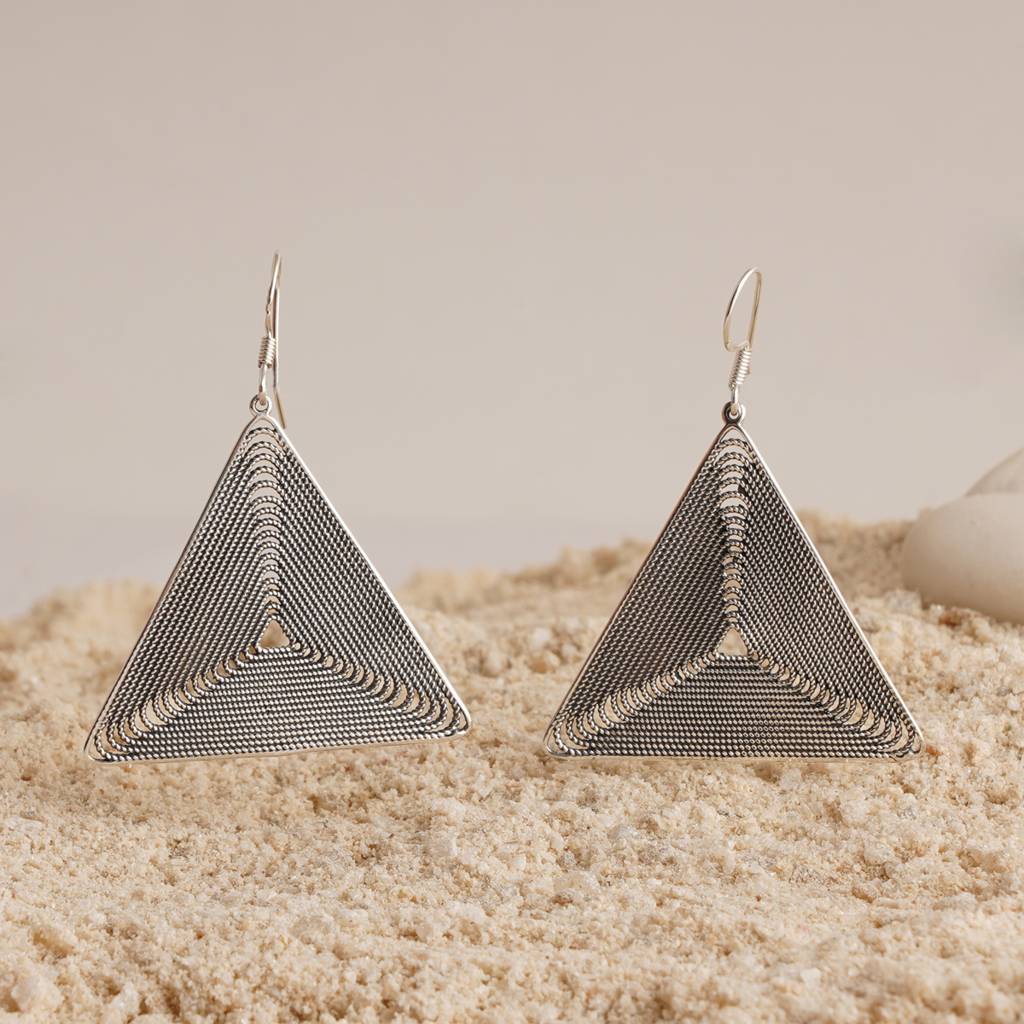 Filigree Triangle Silver Earrings : SSE783