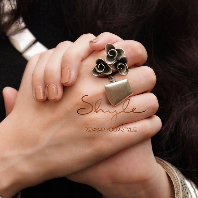 Qurbat Rose Cluster Statement Ring : SR1017