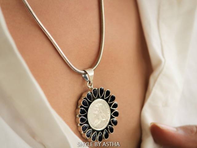 Essence Fine Victorian Coin Necklace Set : SE50176
