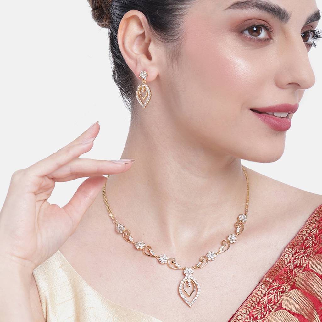 Estele Gold Plated Mesmerizing Jewellery Set For Women : AD-448NKER