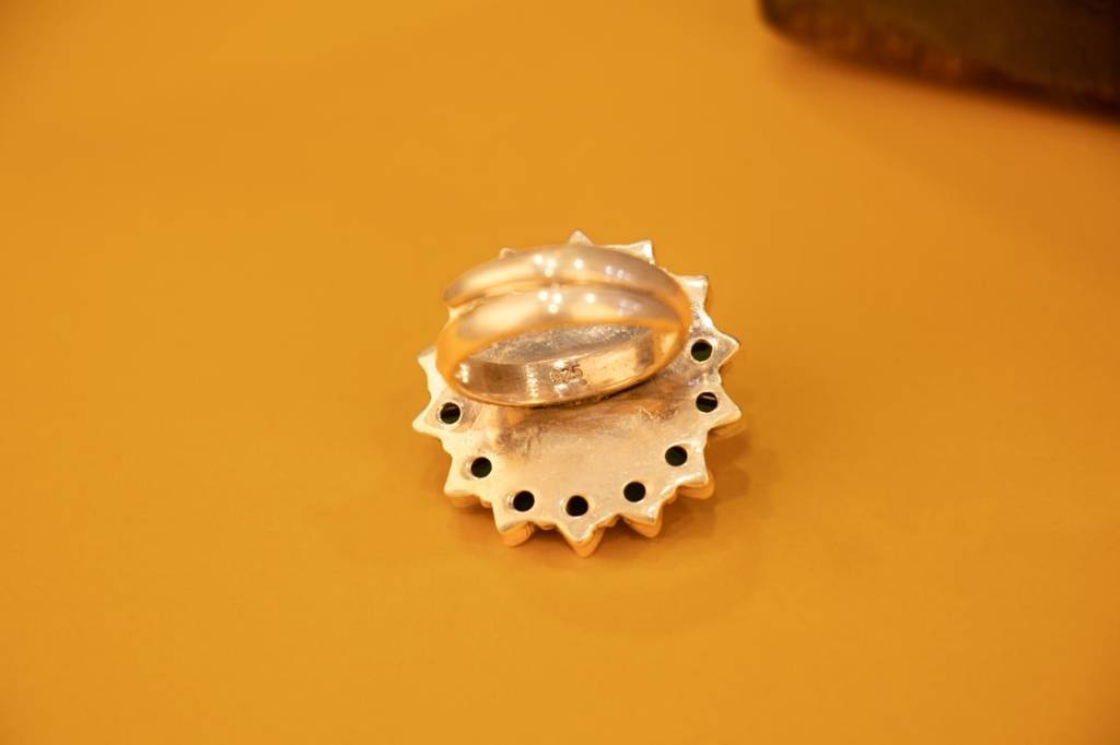 Essence Fine Green Flower Pearl Classic Ring : SR1250