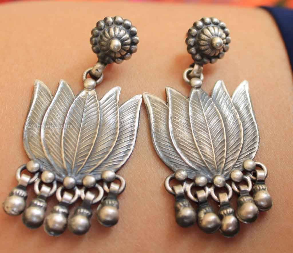 Adya Lotus Earrings : SE671