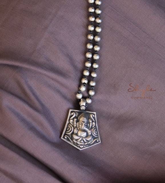 Moh Embossed Ganesha Ball Necklace : SE50186-1-1-1-1