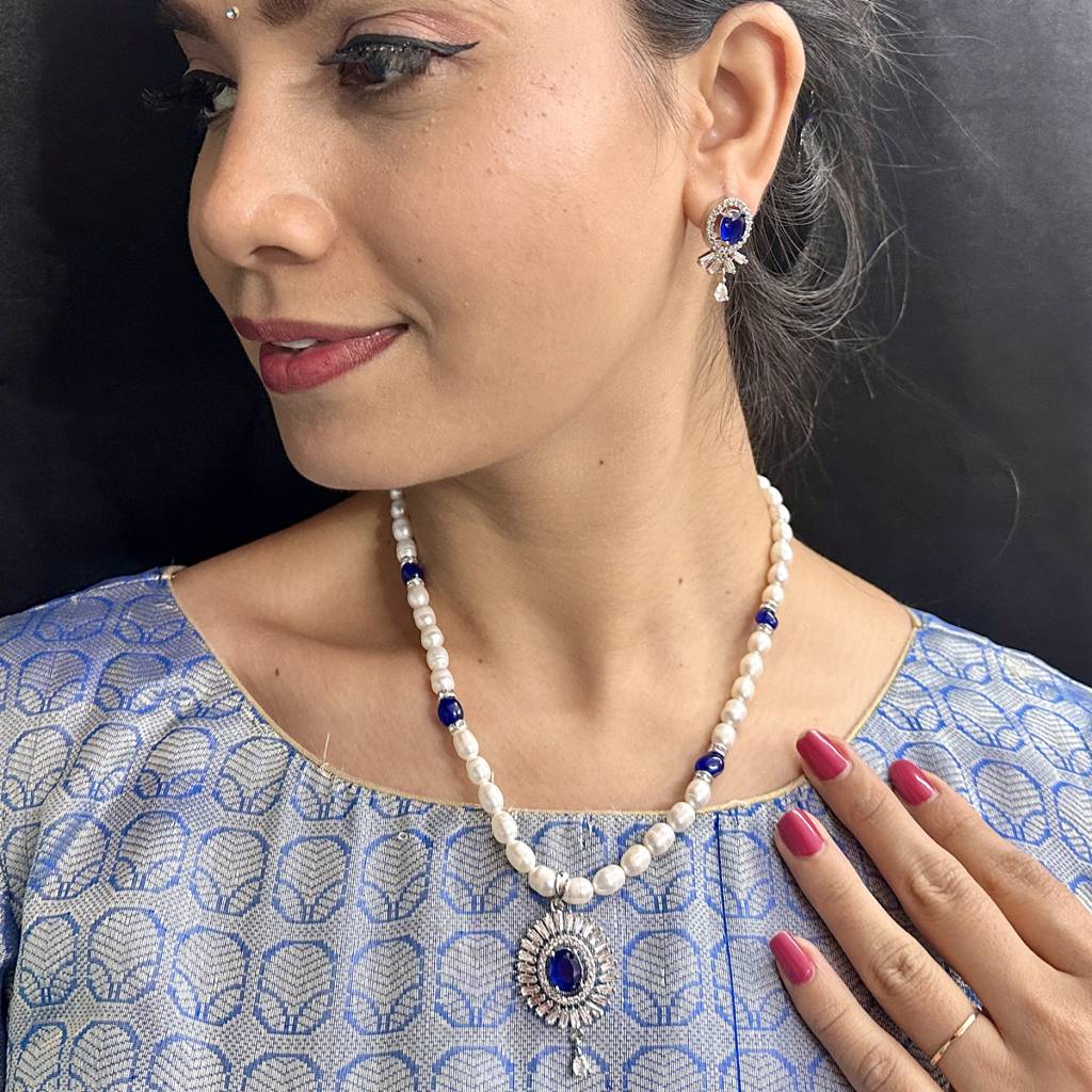 Nivid Pearl Necklace Set : JPSEP-24-041