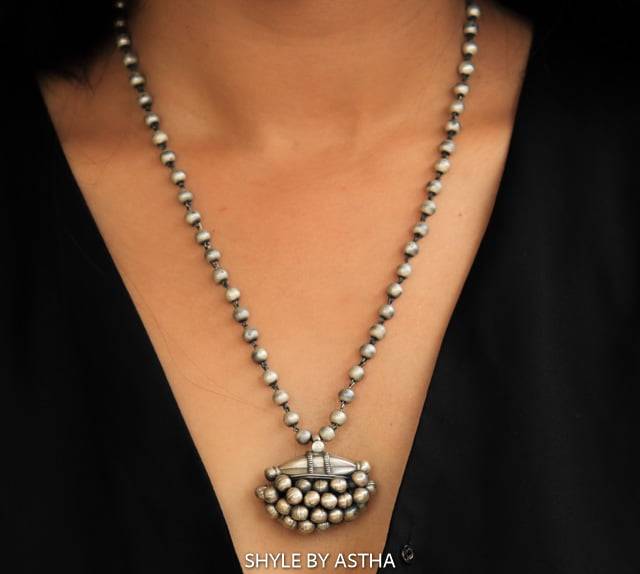 Moh Ghughri Cluster Ball Necklace : SE50186