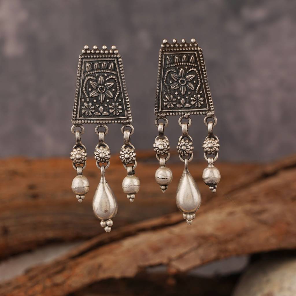 Tribal Silver Earring : SSE655