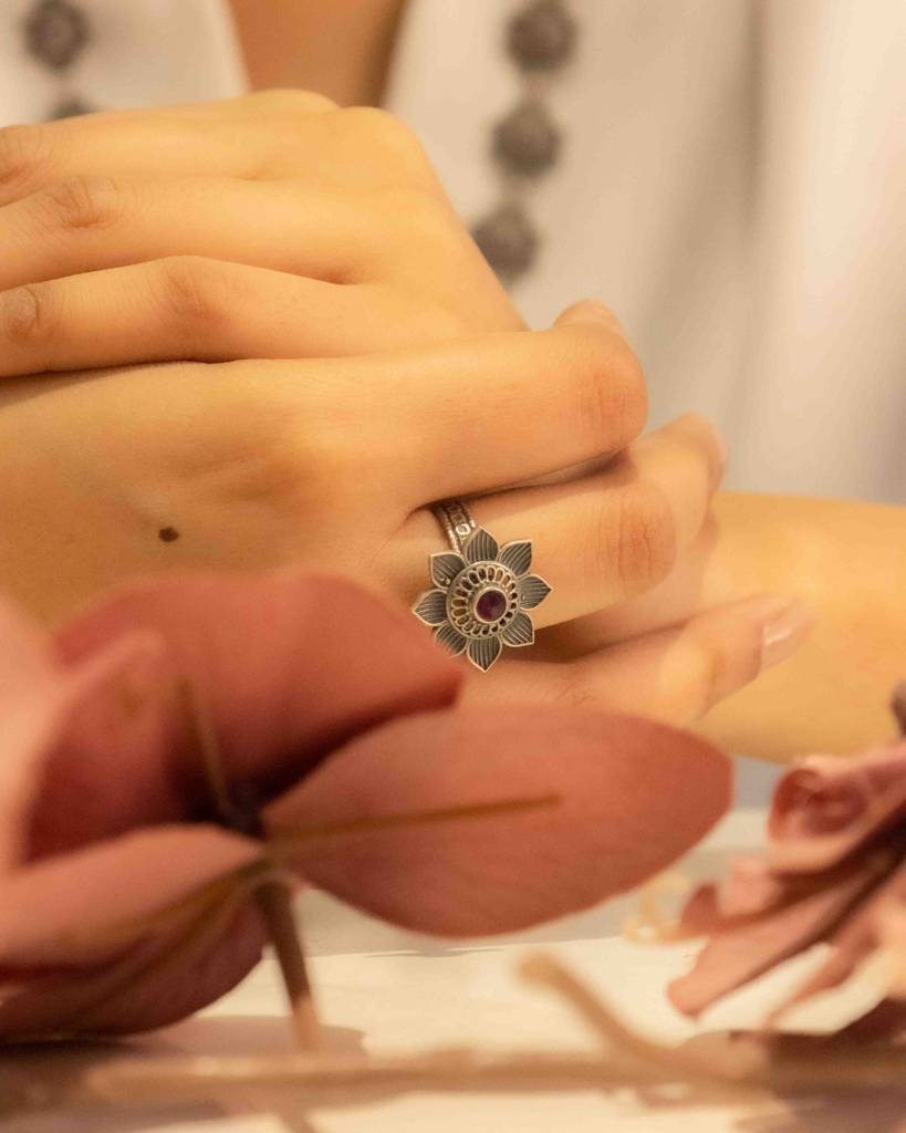 Adya Intricate Versatile Flower Ring : SR28744