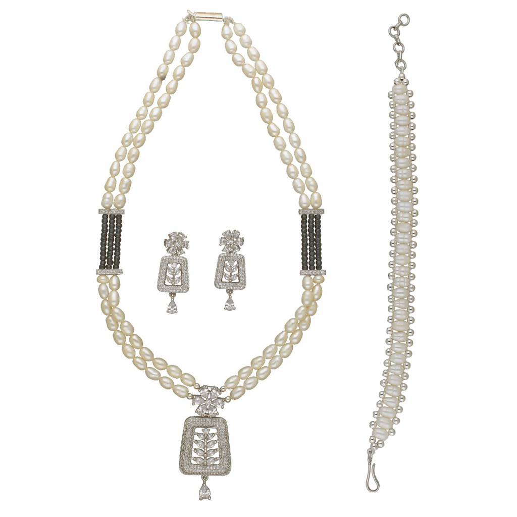 Ivory Realm Pearl Necklace Set With Bracelet : JPAUG-25-140