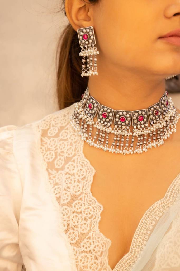 Tattva Jadau Tikdi Sequence Pearl Layered Necklace Set : SN40559898