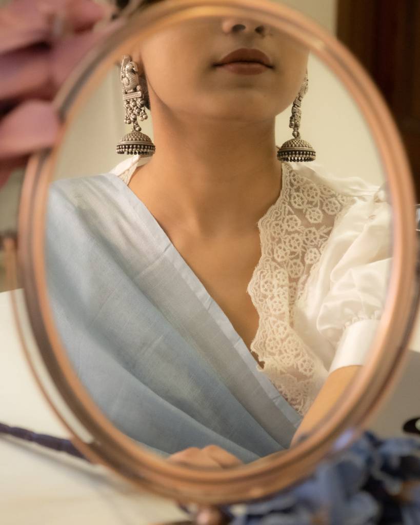 Tattva Peacock Jali Textured Grand  Jhumka : SE5025