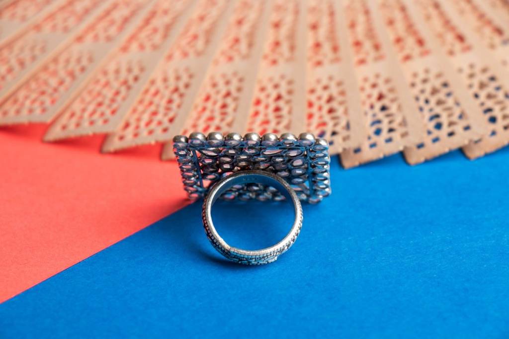 Essence Scintillating Square Ring : SR1025-2-2