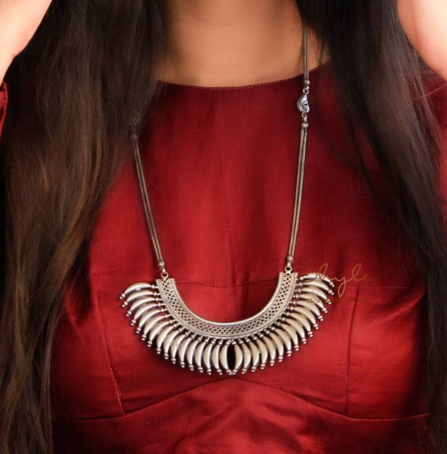 Tattva Chandra Embossed Dual Chain Necklace : SE10004