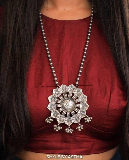 Tattva Embossed Classic Necklace : SN1052
