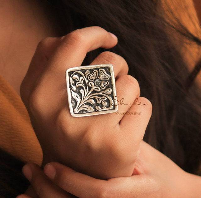 Anvaya Flora Chitai Square Ring : SR1101