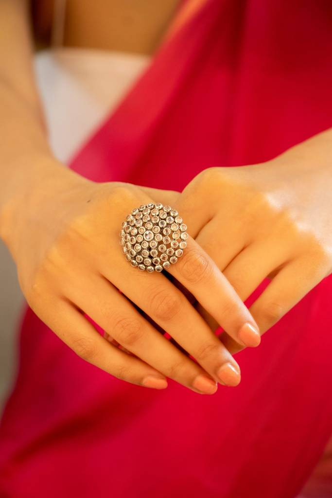 Essence Scintillating Circular Classic Ring : SR30076