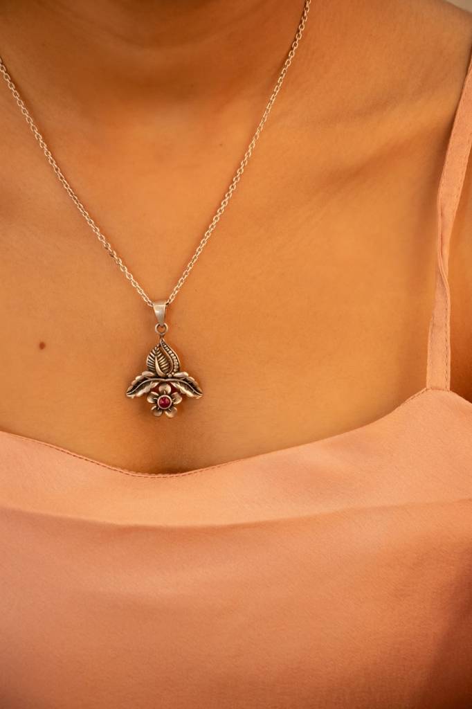 Moh Intricate Flower Leaf Everyday Necklace : SN1145-1-1