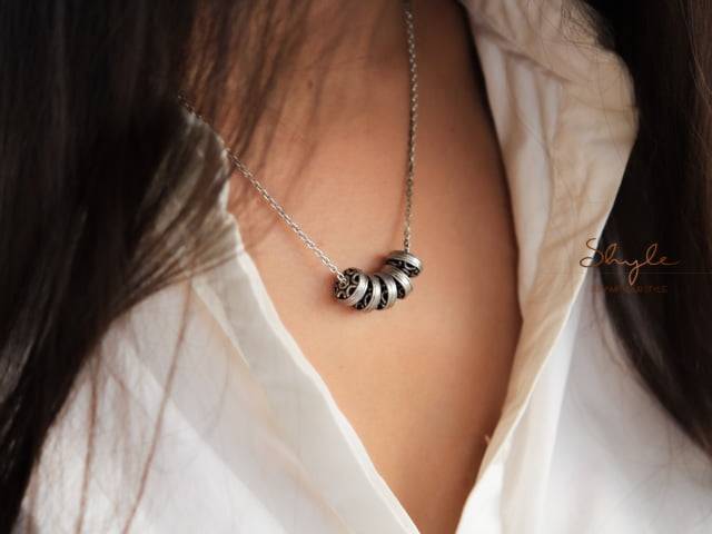 Adya Fine Drum Ball Necklace : SE20001
