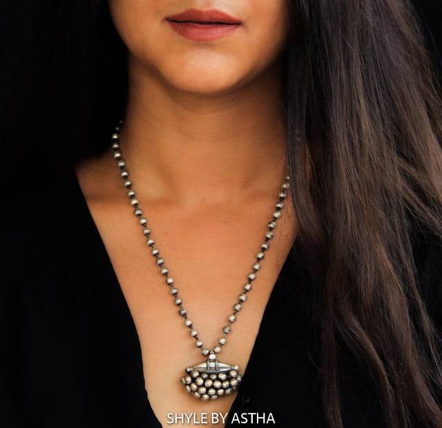 Moh Ghughri Cluster Ball Necklace : SE50186
