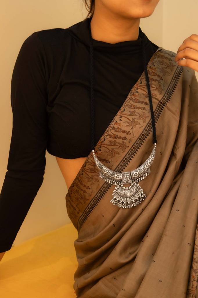 Tattva Flower Detailed Statement Necklace : SN1254
