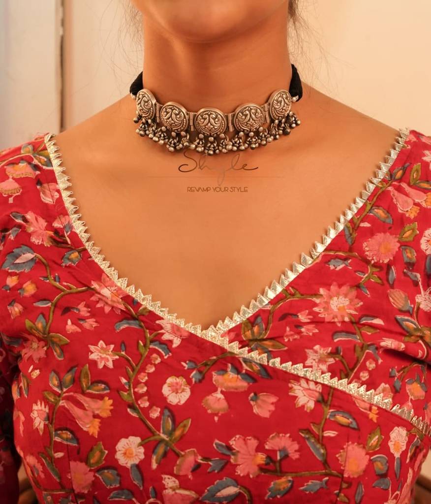 Tattva Intricate Dual Peacock Embossed Choker : SN1111