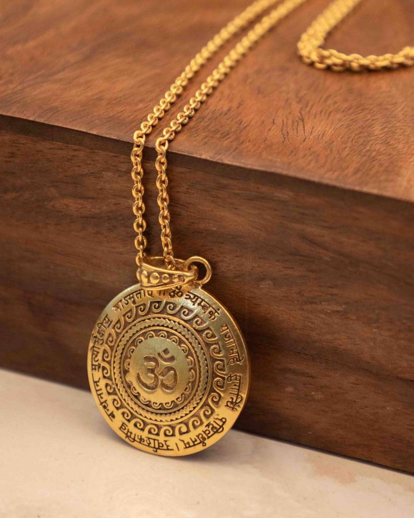 Maha Mrityunjaya Mantra Om Gold Necklace : SN2547-G