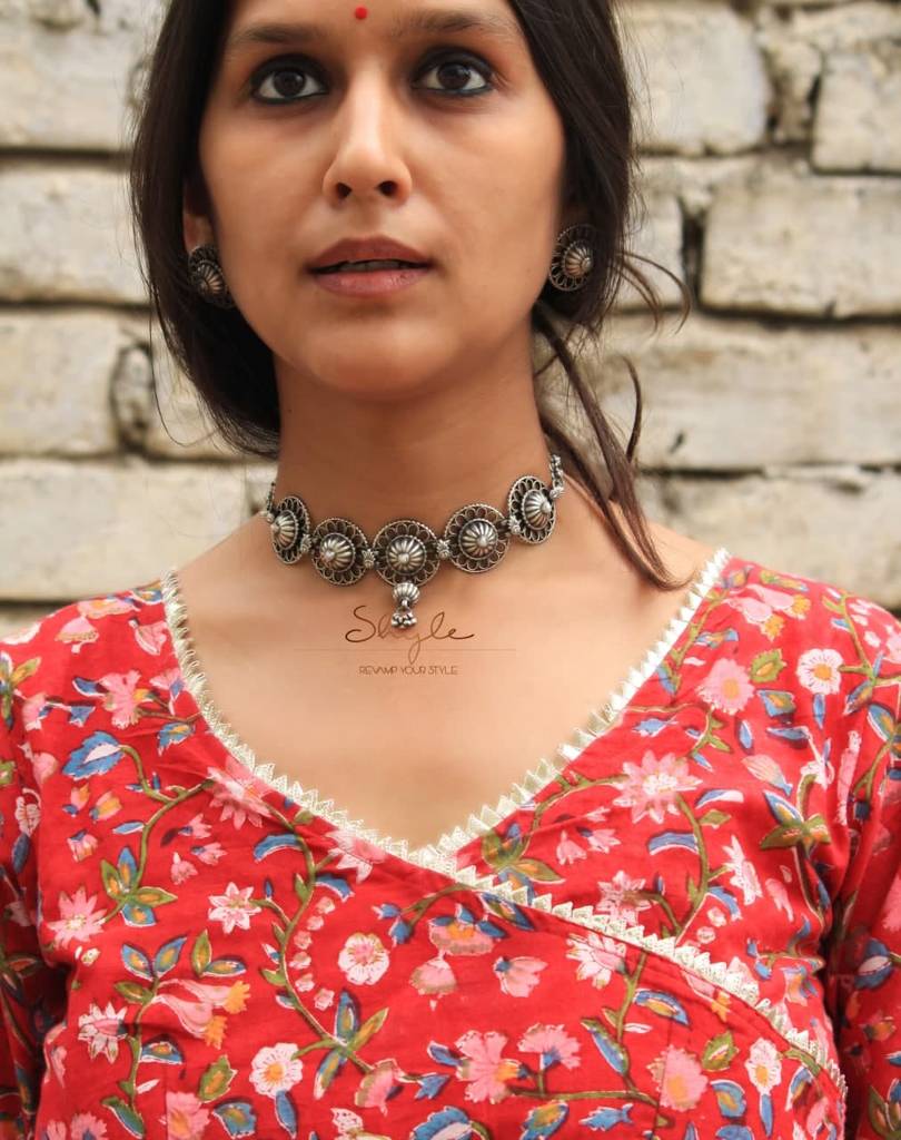 Mizoya Embossed Carved Statement Choker : SN2101