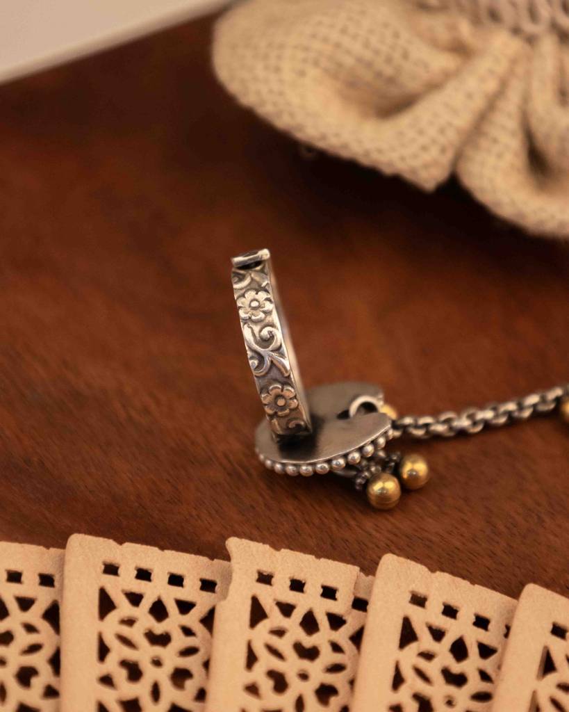 Moh Dual Motif Dual Tone Statement Ring : SR1036-G