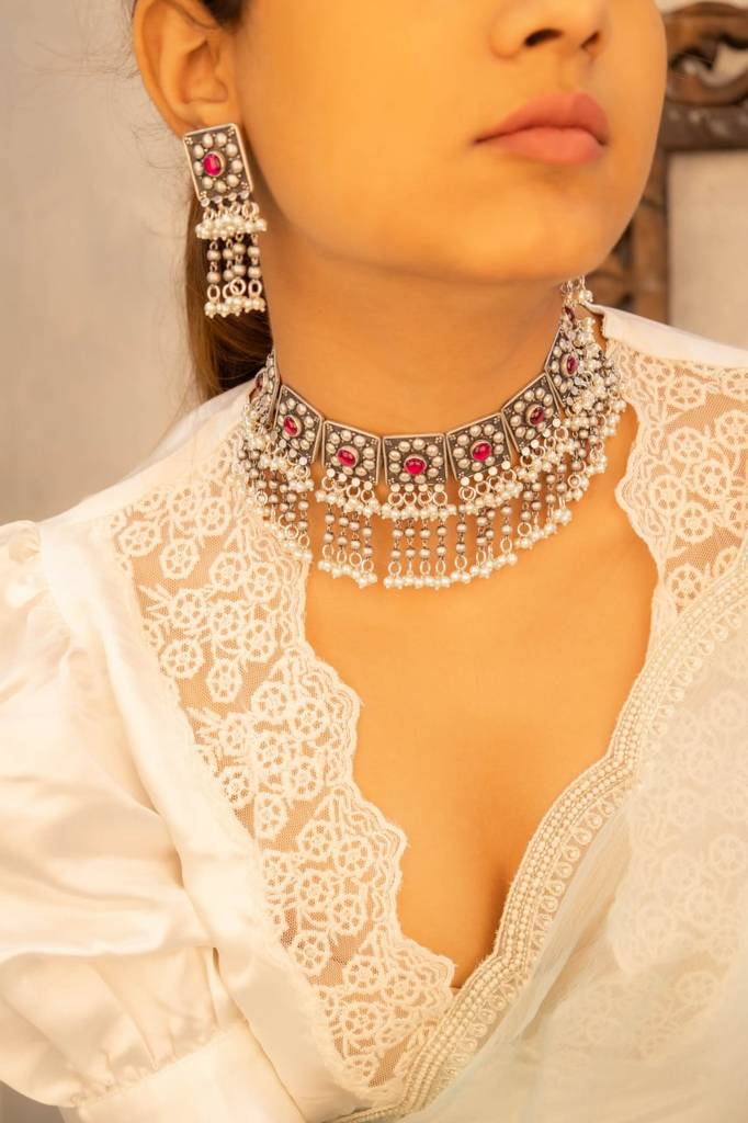 Tattva Jadau Tikdi Sequence Pearl Layered Necklace Set : SN40559898