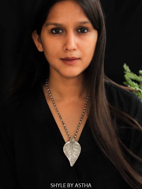 Adya Peepal Leaf Intricate Necklace : SE50168