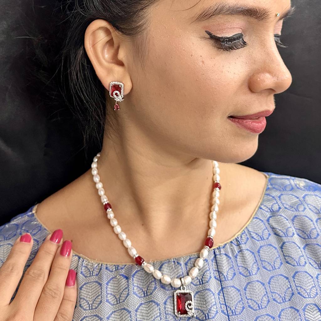 Qarin Pearl Necklace Set : JPSEP-24-034