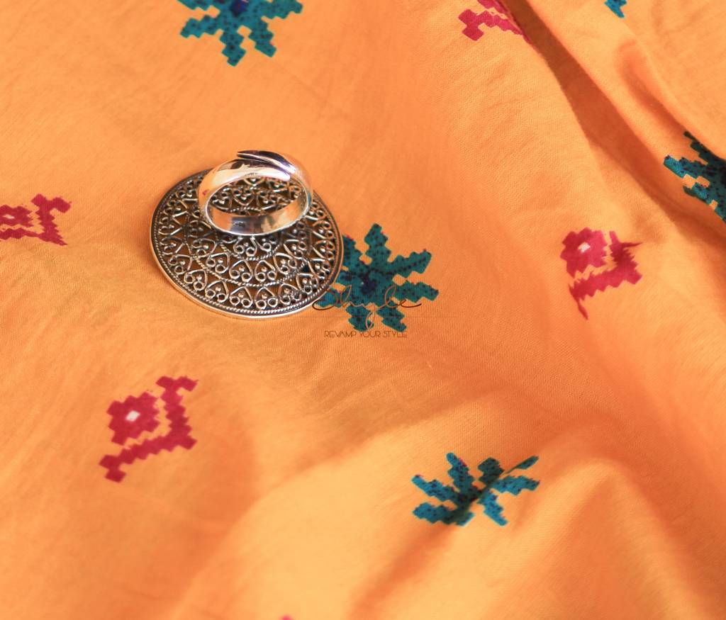Anvaya Finely Carved Concentric Ring : SR2005