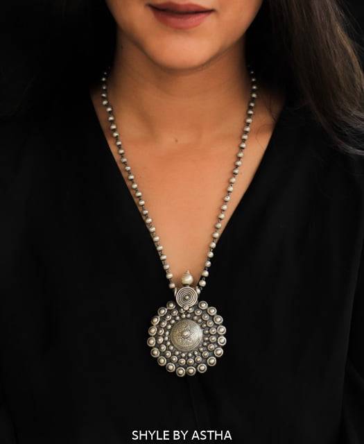 Anvaya Embossed Concentric Classic Necklace : SE5014