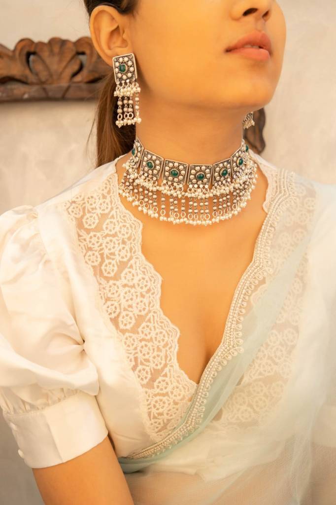 Tattva Green Jadau Tikdi Sequence Pearl Layered Necklace Set : SN468891