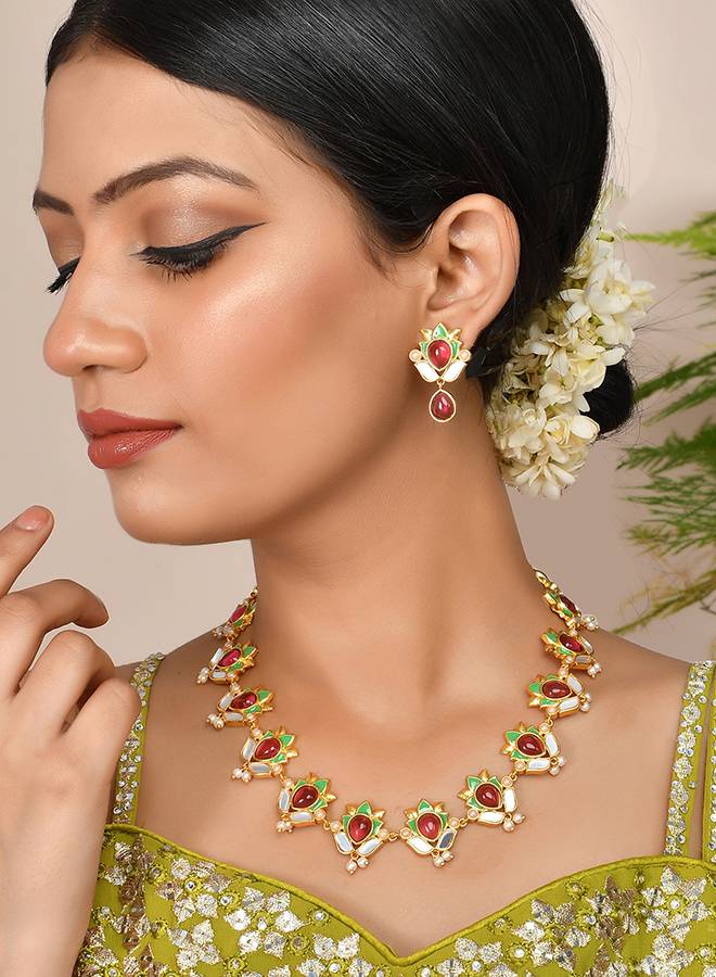 Forever More Green White Lotus Shaped Necklace Set : 8905124498172