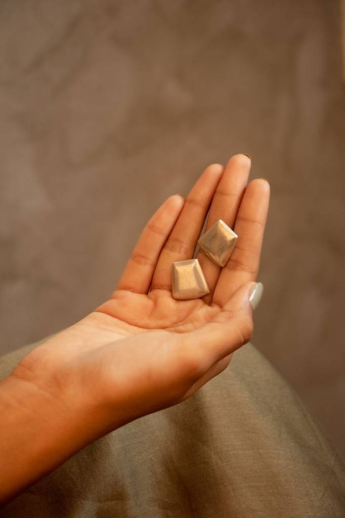 Adya Versatile Matte Stud Earring : SE1623