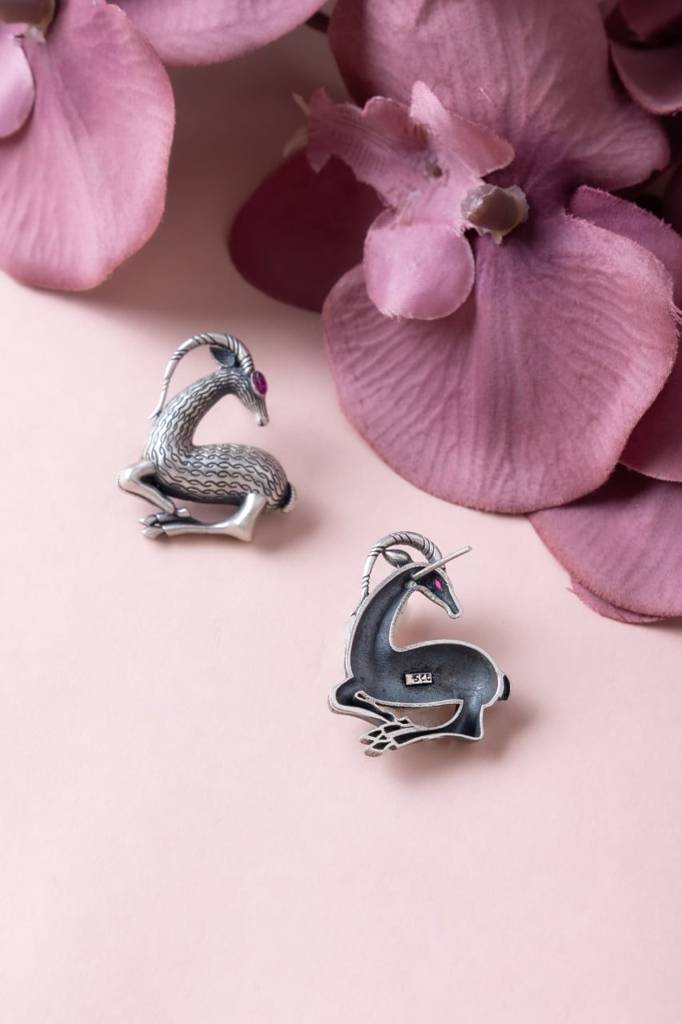 Mizoya Hiran Statement Stud Earring : SE24125