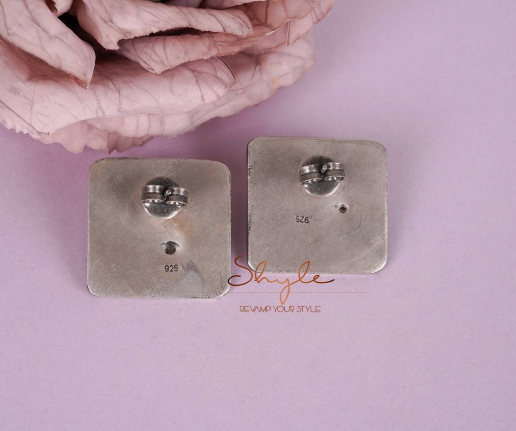 Tattva Detailed Embossed Classic Earring : SE9077-1