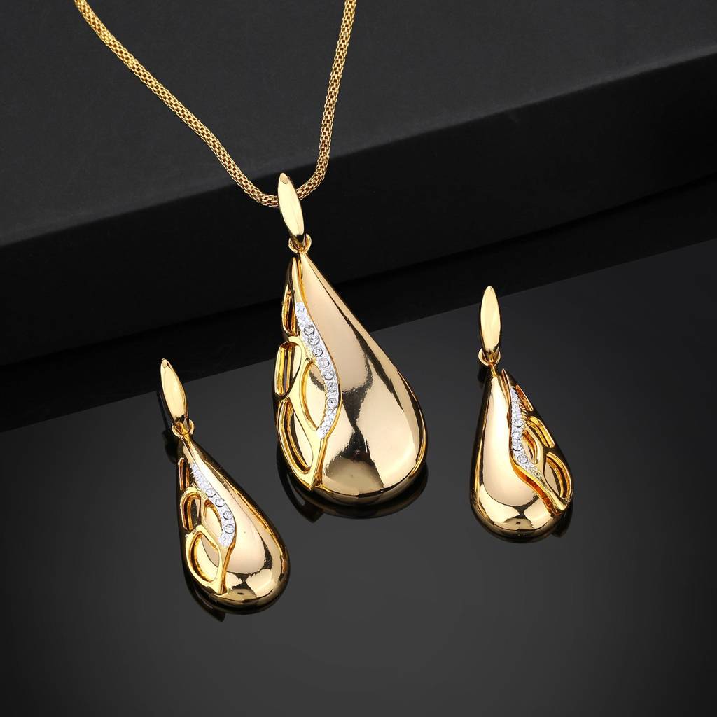 Estele Gold Plated Classic Drop Designer Pendant Set With White Austrian Crystal For Women : 9492NKER