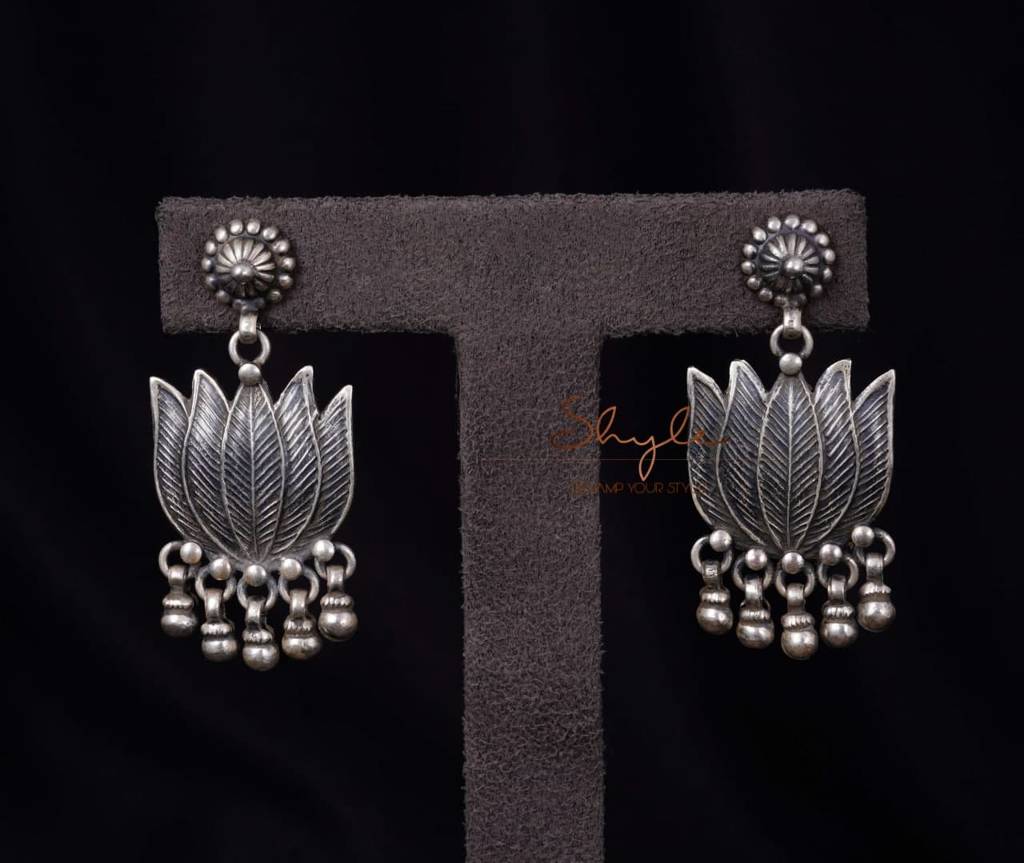Adya Lotus Earrings : SE671