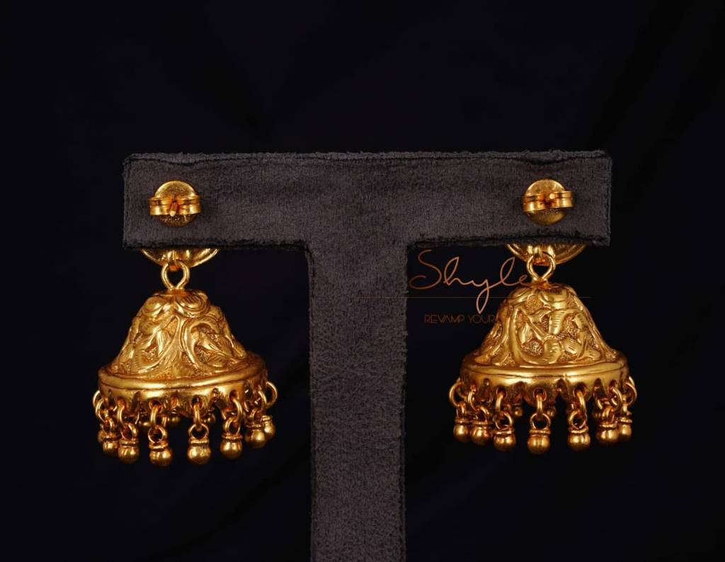 Tattva Gold Tone Chitai Classic Jhumka : SE7005-2