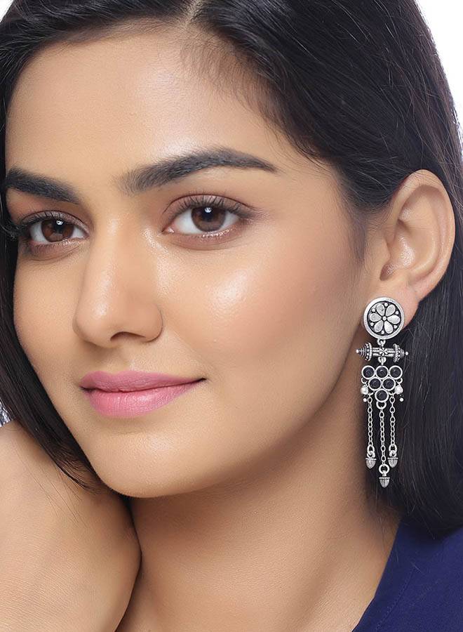 Nayantara Grapevine Pattern Drop Earrings : 8907617989358